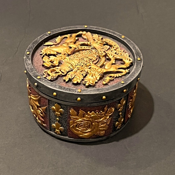 Medieval Dragon Container - Picture 1 of 3